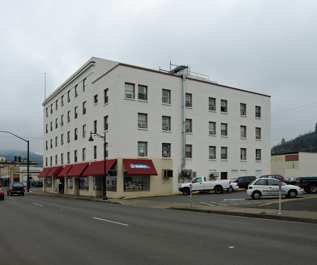 Rose Apartments in Roseburg, OR - Building Photo - Building Photo