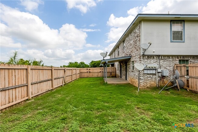 property at 4005 Doraine Ct