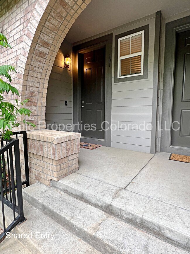22932 E Ontario Dr in Aurora, CO - Foto de edificio - Building Photo