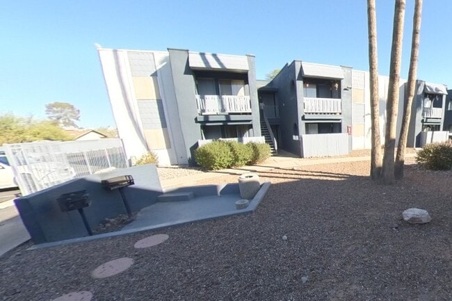 Santuario Apartments in Tucson, AZ - Building Photo - Building Photo