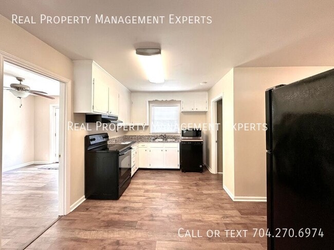 4201 Winedale Ln in Charlotte, NC - Building Photo - Building Photo