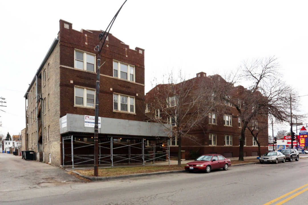 2945-2953 W Fullerton Ave in Chicago, IL - Foto de edificio