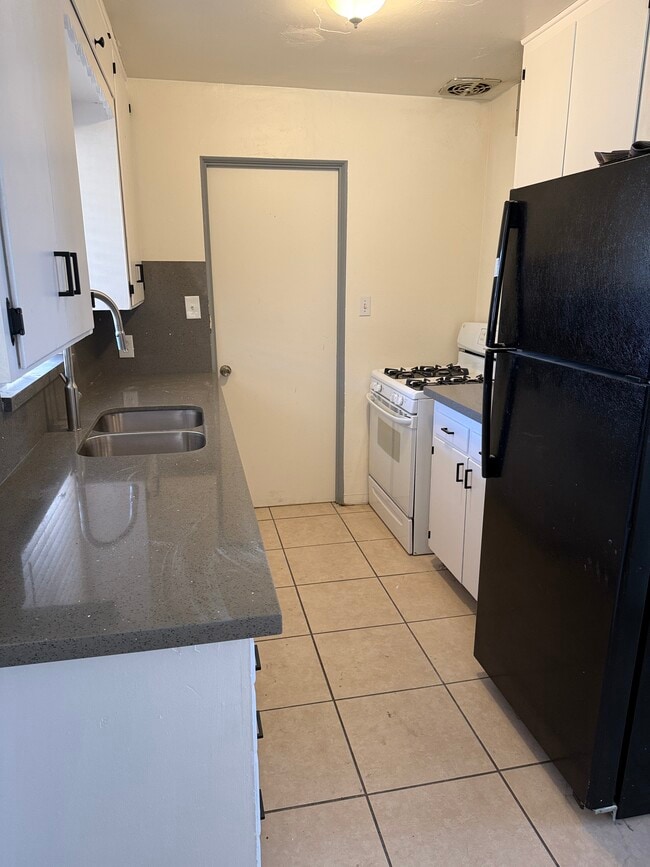 223 E 2nd St, Unit 225 in Mesa, AZ - Building Photo - Building Photo