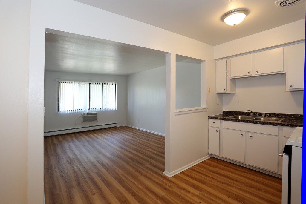 Seaway Terrace Apartments in Milwaukee, WI