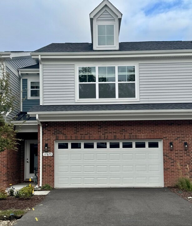 17875 Argos Ct in Orland Hills, IL - Building Photo