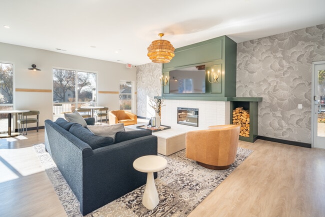 The Hamptons in Rockford, IL - Building Photo - Interior Photo