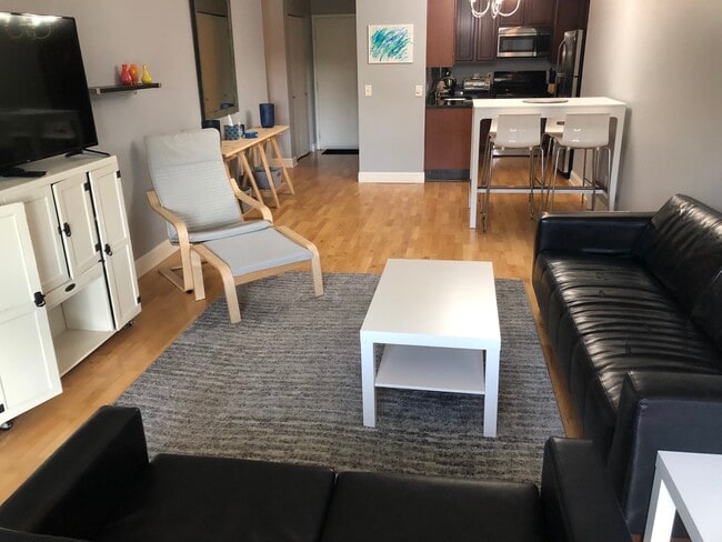 3540 Hennepin Ave, Unit 313 in Minneapolis, MN - Building Photo - Building Photo