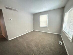 11340 Fisher Ave in Warren, MI - Building Photo - Building Photo