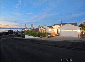 108 Vía Mesa Grande in Redondo Beach, CA - Building Photo