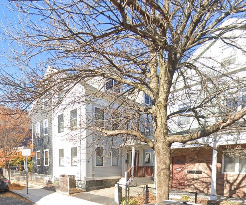 70 Thorndike St, Unit 2 in Cambridge, MA - Building Photo