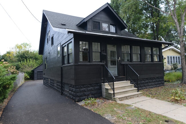 724 S 5th St in St. Charles, IL - Building Photo - Building Photo