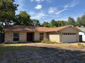 10312 Timbercrest Ln in Austin, TX - Building Photo - Building Photo