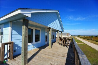 131 Pieces of 8 in Freeport, TX - Building Photo - Building Photo