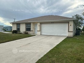 904 NE 5th Pl in Cape Coral, FL - Building Photo