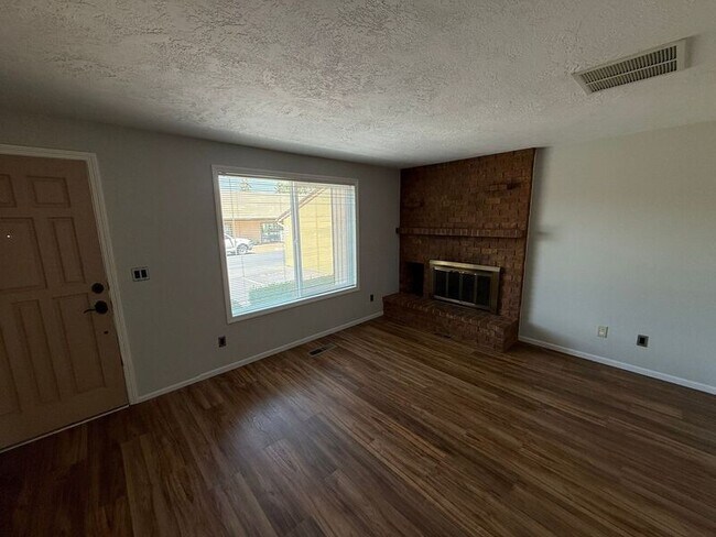 6271 Fairway Ave SE in Salem, OR - Building Photo - Building Photo