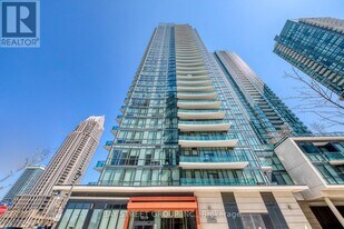 4099 Brickstone Mews in Mississauga, ON - Building Photo