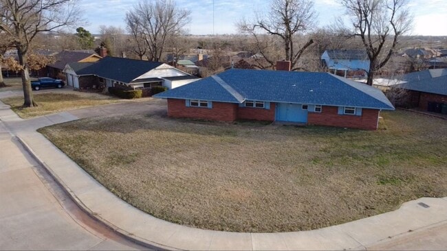 221 NE 61st St in Oklahoma City, OK - Building Photo - Building Photo