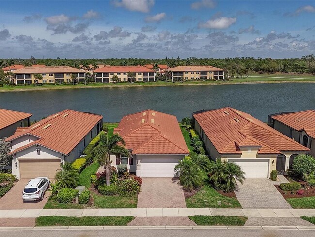 10424 Crooked Crk Dr in Venice, FL - Building Photo - Building Photo