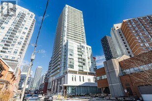 33 Helendale Ave in Toronto, ON - Building Photo