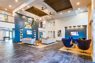 Veer Apartments in Orlando, FL - Building Photo - Interior Photo