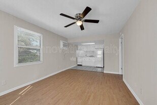 5113 Curry Ford Rd in Orlando, FL - Building Photo