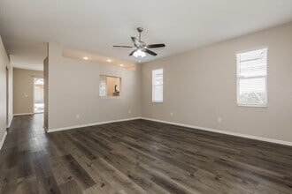 11117 Newbridge Dr in Riverview, FL - Building Photo - Building Photo