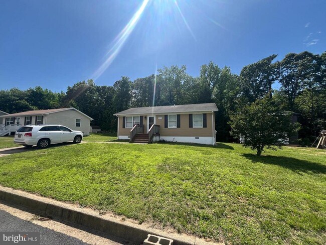 22175 Knight Ct in Lexington Park, MD - Building Photo - Building Photo