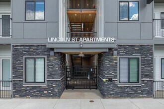 Lincoln Street Apartments in Hillsboro, OR - Building Photo - Building Photo