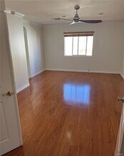 10007 White Oak Ave in Los Angeles, CA - Building Photo - Building Photo