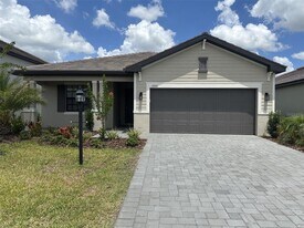 15161 Serene Shrs Lp in Bradenton, FL - Building Photo