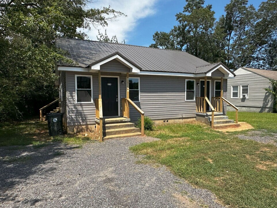 2216 Loop Rd in Tuscaloosa, AL - Building Photo