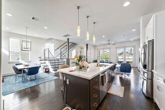 4621 Chartres St in Houston, TX - Building Photo - Building Photo