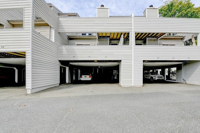 property at 816 Topsail Ln