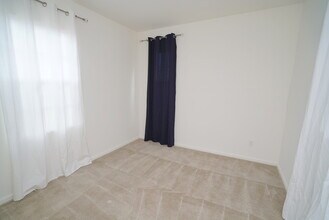 22103 Propello Dr in Santa Clarita, CA - Building Photo - Building Photo