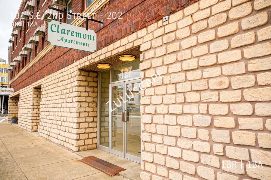 101 SE 2nd St in Evansville, IN - Building Photo