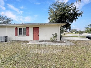 13955 First St in Ft. Myers, FL - Building Photo - Building Photo