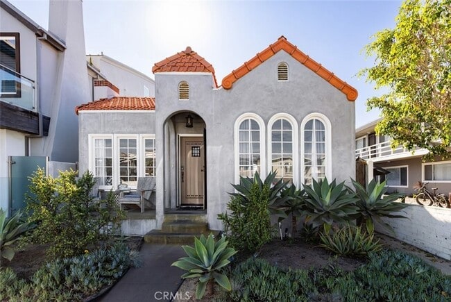 property at 1113 W Balboa Blvd
