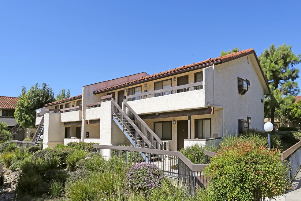 Camarillo Oaks Apartments Camarillo, CA Apartments For Rent