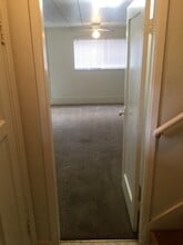 1010 E 2nd St in Newberg, OR - Foto de edificio - Building Photo