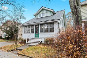 575 E Lewiston Ave in Ferndale, MI - Building Photo - Building Photo