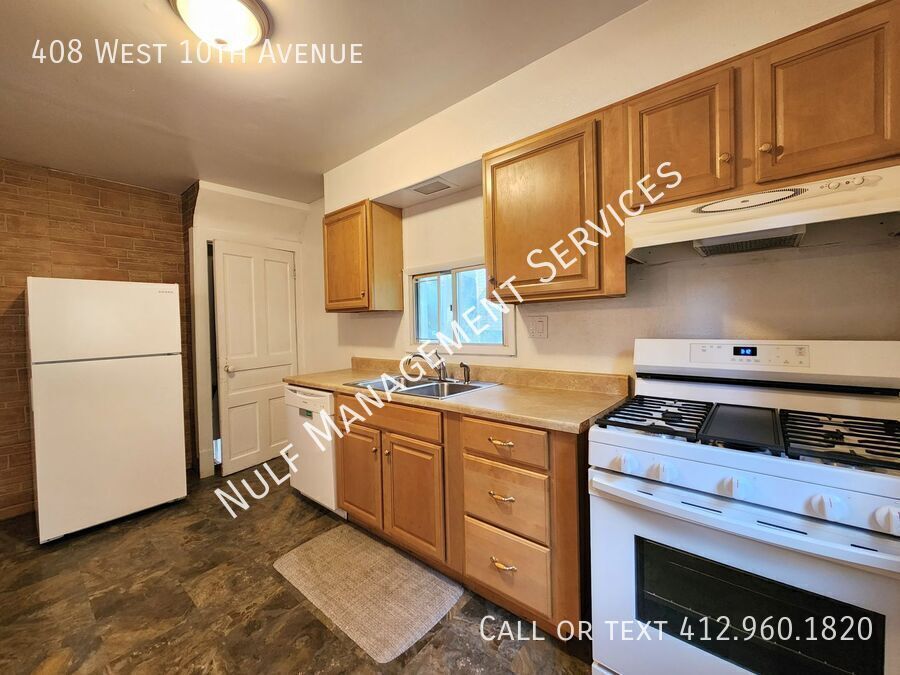 408 W 10th Ave in Tarentum, PA - Building Photo