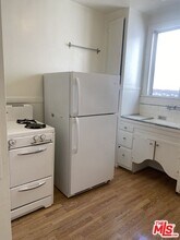 11319 1/4 Iowa Ave in Los Angeles, CA - Building Photo - Building Photo