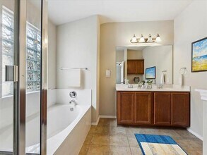 8721 Blackvireo Dr in Austin, TX - Building Photo - Building Photo