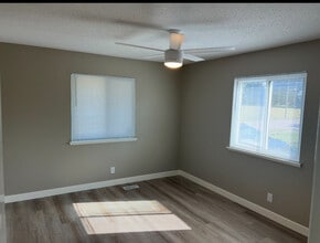 2009 Queens Dr in Bettendorf, IA - Foto de edificio - Building Photo