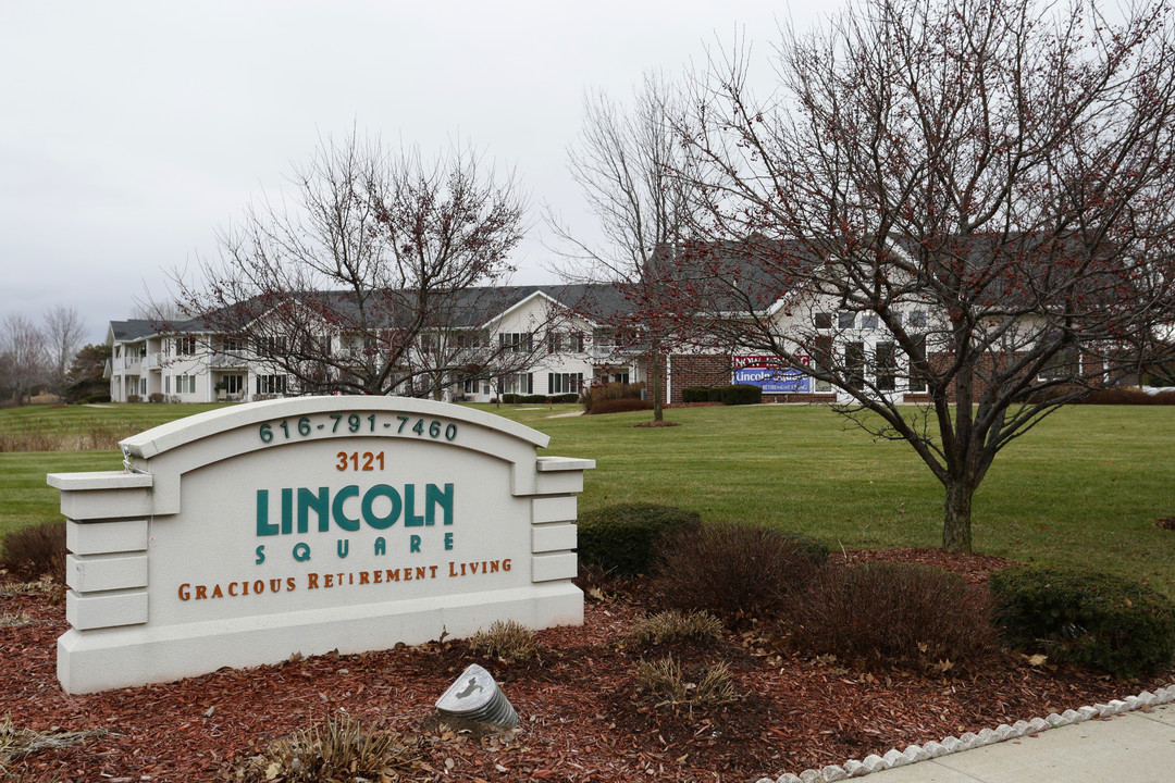 Lincoln Square in Grand Rapids, MI - Foto de edificio