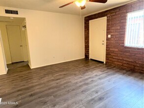 1006 S Dorsey Ln, Unit 15 in Tempe, AZ - Building Photo - Building Photo