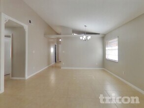 4729 Suntree Blvd in Orlando, FL - Building Photo - Building Photo