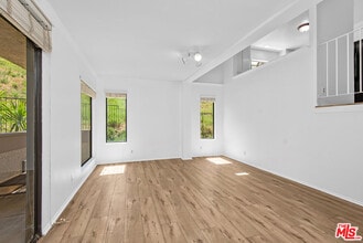 26014 Alizia Canyon Dr in Calabasas, CA - Building Photo - Building Photo