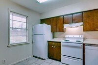 2401 Brookridge Dr photo'