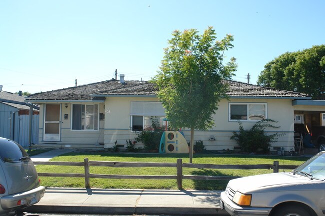 2475 Karen Dr in Santa Clara, CA - Building Photo - Building Photo